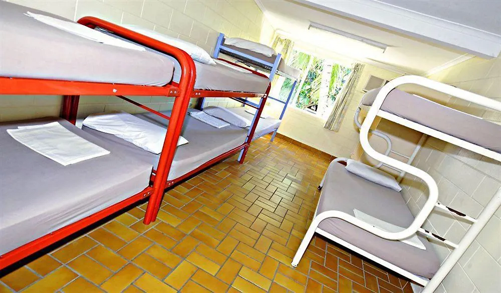 Hostel Mad Monkey Village Cairns
